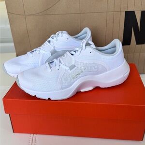 NWT Women’s Nike In-Season TR 13 Shoes.